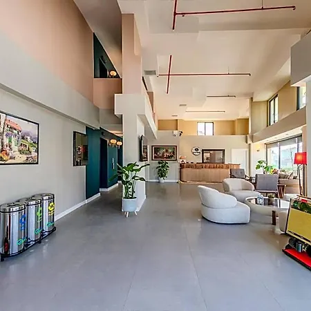 Nenessa Airport Hotel