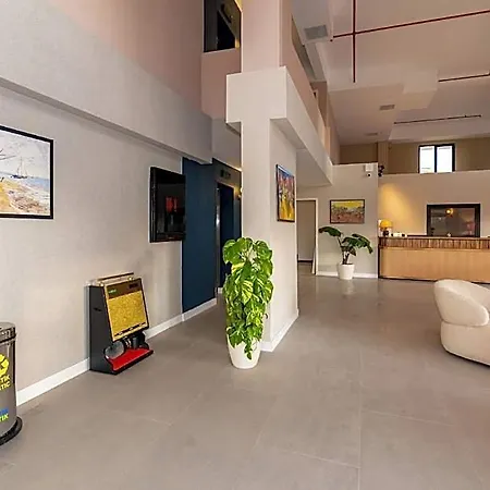 Hotel Nenessa Airport 4*